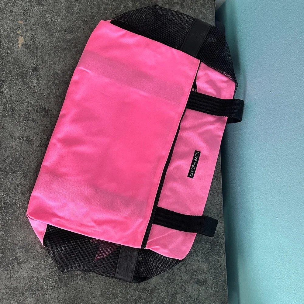 Love Thy Beast Nylon Pet Travel Carrier